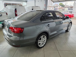 VOLKSWAGEN - JETTA - 2016/2017 - Cinza - R$ 89.900,00