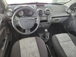 FORD - FIESTA - 2007/2008 - Preta - R$ 16.500,00