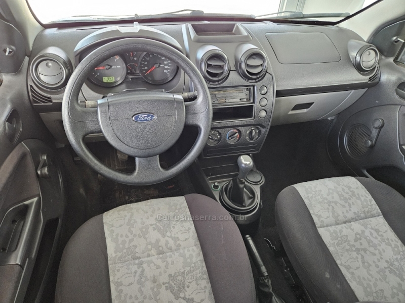 FORD - FIESTA - 2007/2008 - Preta - R$ 16.500,00