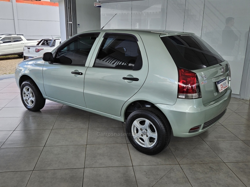 FIAT - PALIO - 2011/2011 - Verde - R$ 30.000,00