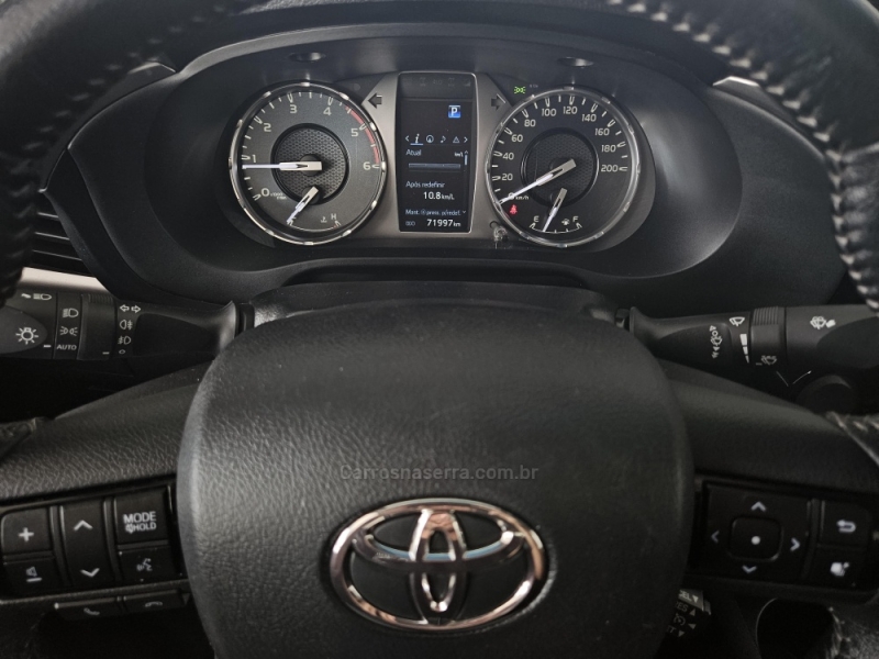 TOYOTA - HILUX - 2023/2024 - Branca - R$ 230.000,00