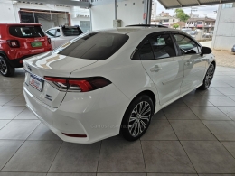 TOYOTA - COROLLA - 2021/2021 - Branca - R$ 137.900,00