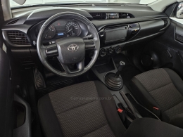 TOYOTA - HILUX - 2018/2018 - Branca - R$ 150.000,00