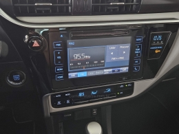 TOYOTA - COROLLA - 2017/2018 - Preta - R$ 103.000,00