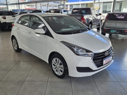 HYUNDAI - HB20 - 2015/2016 - Branca - R$ 55.500,00