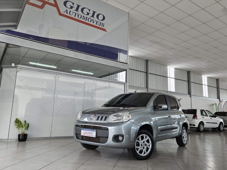 FIAT - UNO - 2013/2014 - Cinza - R$ 36.000,00