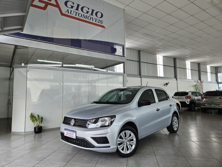 VOLKSWAGEN - GOL - 2022/2023 - Prata - R$ 60.000,00