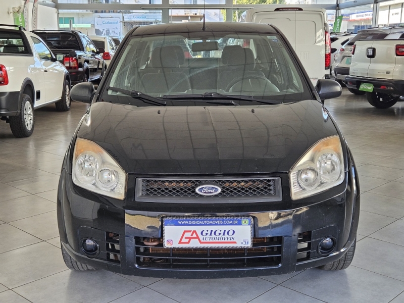 FORD - FIESTA - 2007/2008 - Preta - R$ 16.500,00