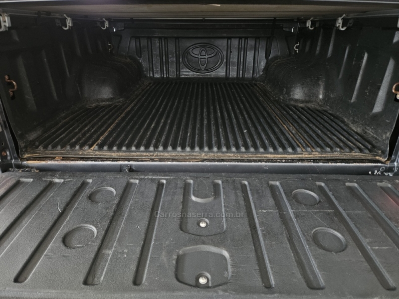 TOYOTA - HILUX - 2019/2019 - Cinza - R$ 186.000,00