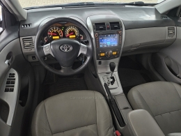 TOYOTA - COROLLA - 2011/2012 - Preta - R$ 65.000,00