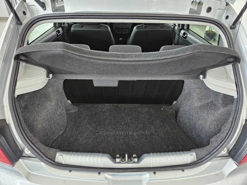 VOLKSWAGEN - GOL - 2022/2023 - Prata - R$ 59.500,00