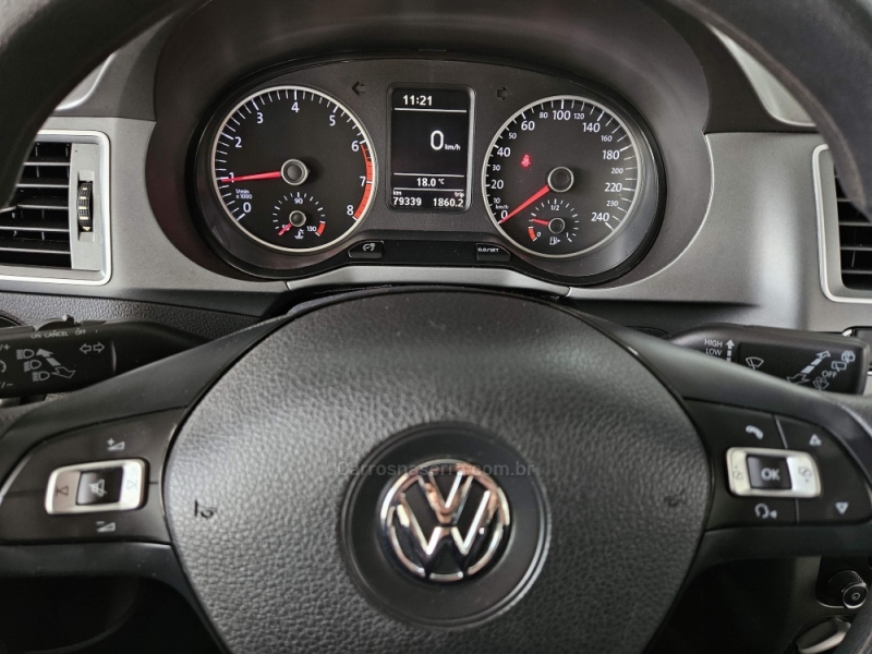 VOLKSWAGEN - FOX - 2018/2019 - Vermelha - R$ 59.900,00