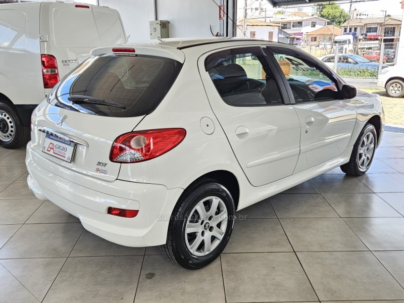 PEUGEOT - 207 - 2012/2014 - Branca - R$ 30.500,00