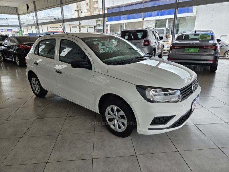 VOLKSWAGEN - GOL - 2022/2023 - Branca - R$ 58.500,00