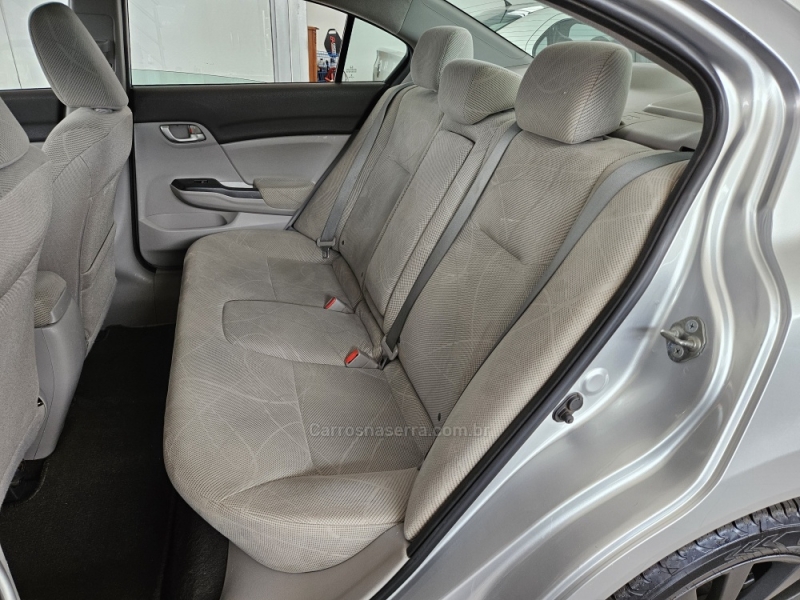 HONDA - CIVIC - 2012/2013 - Prata - R$ 67.000,00