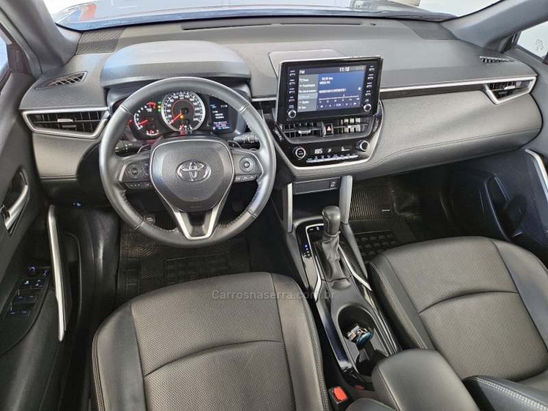 TOYOTA - COROLLA - 2021/2022 - Preta - R$ 139.500,00
