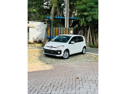 VOLKSWAGEN - UP - 2018/2019 - Branca - R$ 62.000,00