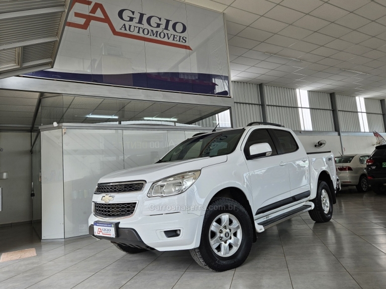 CHEVROLET - S10 - 2012/2013 - Branca - R$ 110.000,00