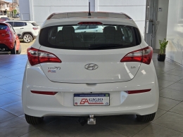 HYUNDAI - HB20 - 2015/2016 - Branca - R$ 55.500,00