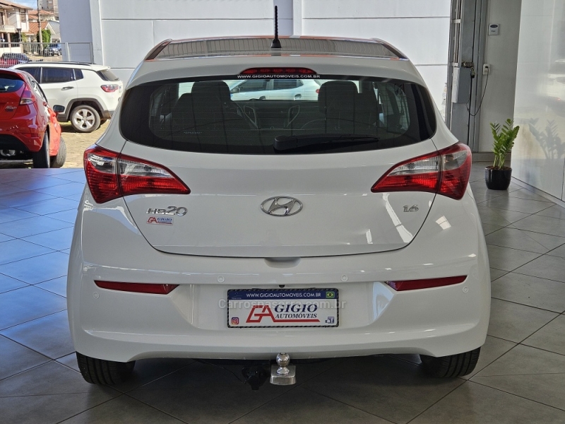 HYUNDAI - HB20 - 2015/2016 - Branca - R$ 55.500,00