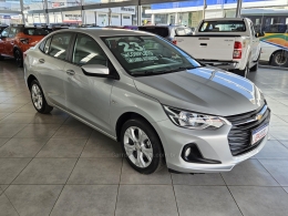 CHEVROLET - ONIX - 2022/2023 - Prata - R$ 76.500,00