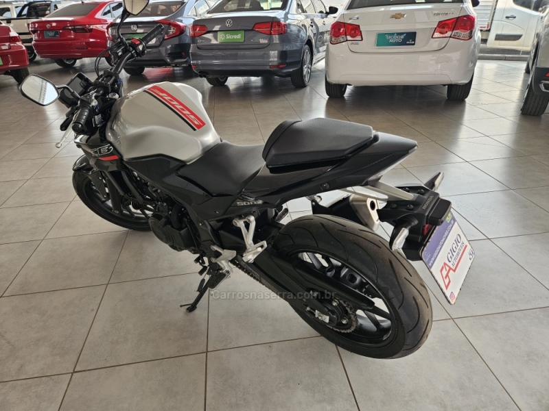 HONDA - CB 500F - 2020/2020 - Prata - R$ 33.900,00