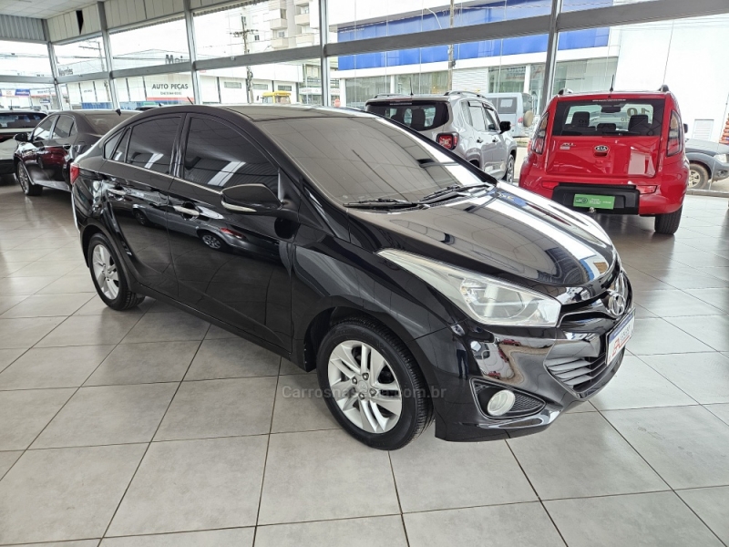 HYUNDAI - HB20S - 2015/2015 - Preta - R$ 55.800,00