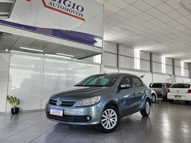 VOLKSWAGEN - VOYAGE - 2009/2010 - Cinza - R$ 31.800,00
