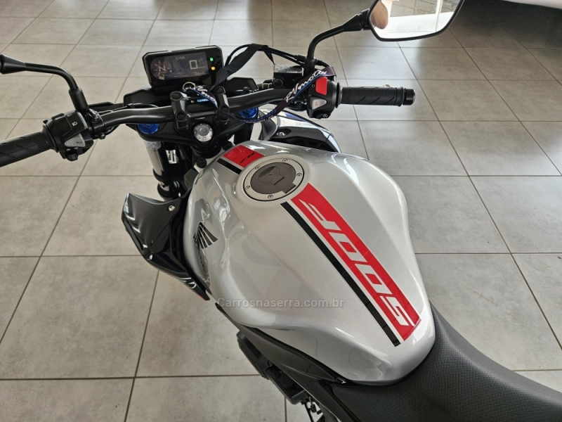 HONDA - CB 500F - 2020/2020 - Prata - R$ 33.900,00