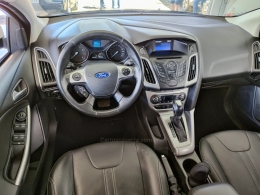 FORD - FOCUS - 2014/2015 - Branca - R$ 53.800,00