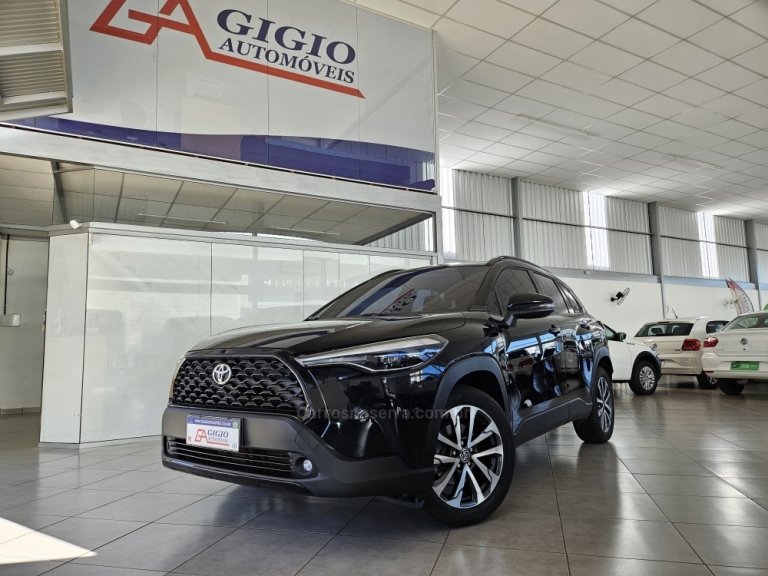 TOYOTA - COROLLA - 2021/2022 - Preta - R$ 139.500,00