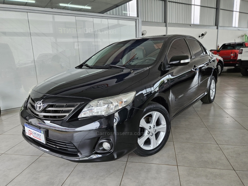 TOYOTA - COROLLA - 2011/2012 - Preta - R$ 65.000,00