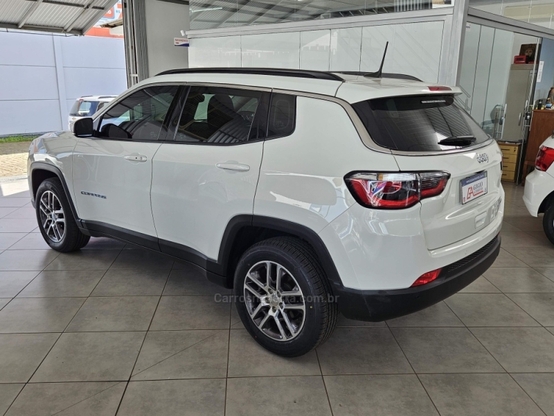 JEEP - COMPASS - 2020/2021 - Branca - R$ 100.000,00