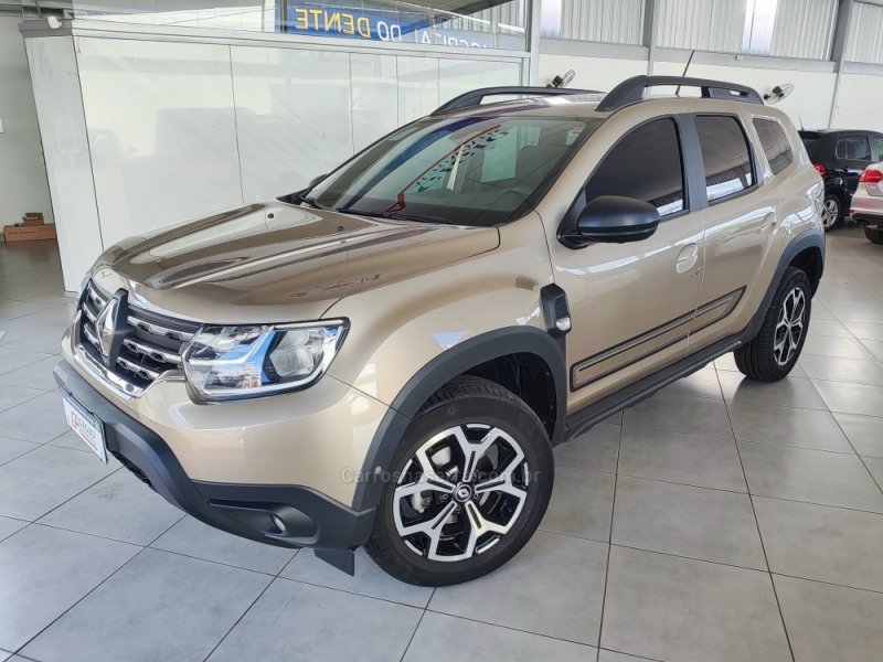 RENAULT - DUSTER - 2022/2023 - Bege - R$ 110.900,00