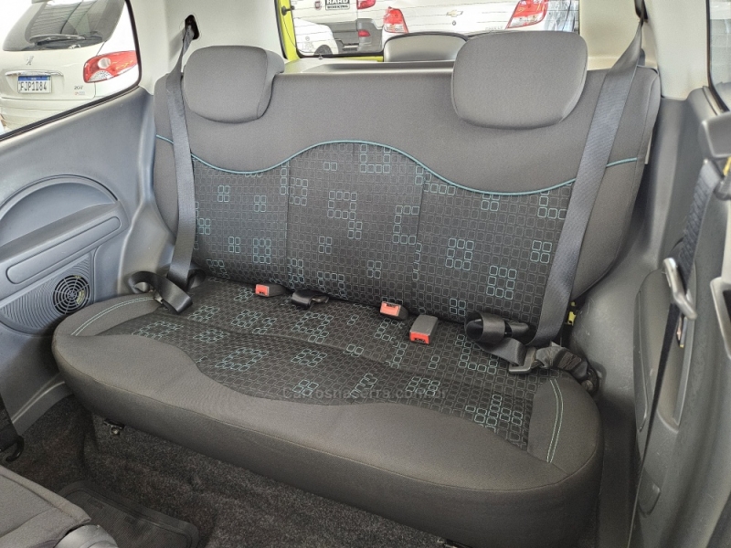 FIAT - UNO - 2012/2013 - Amarela - R$ 31.600,00