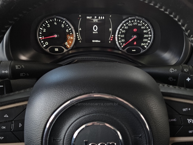 JEEP - RENEGADE - 2015/2016 - Verde - R$ 71.500,00