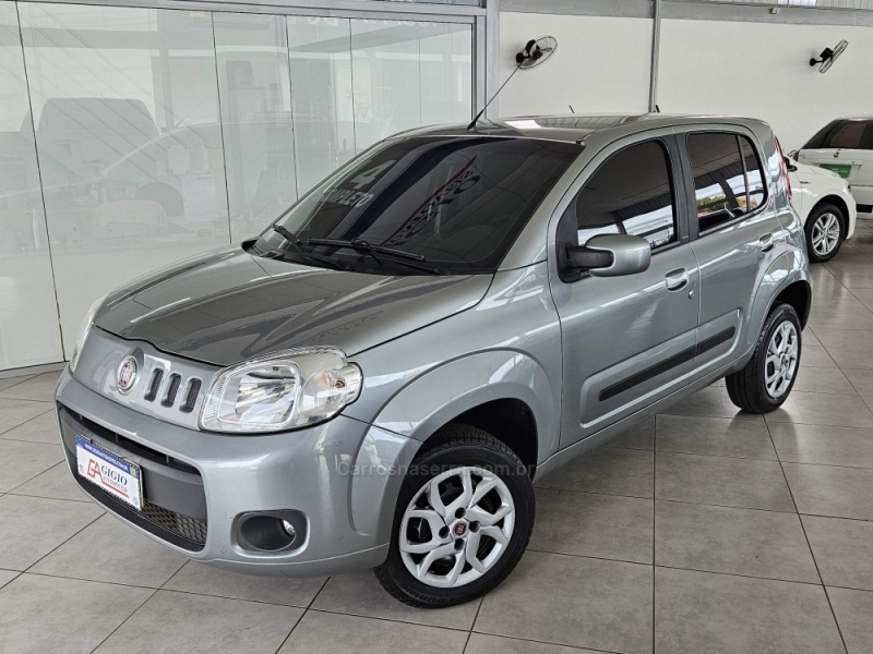 FIAT - UNO - 2013/2014 - Cinza - R$ 36.000,00
