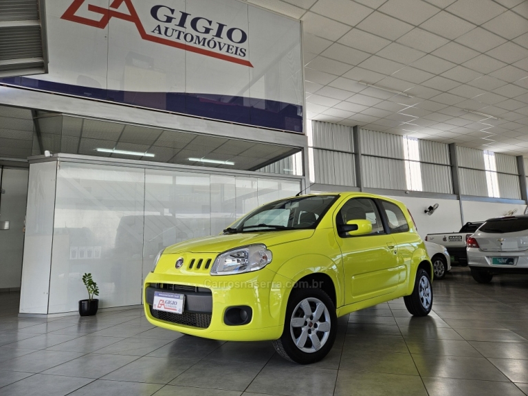 FIAT - UNO - 2012/2013 - Amarela - R$ 31.600,00