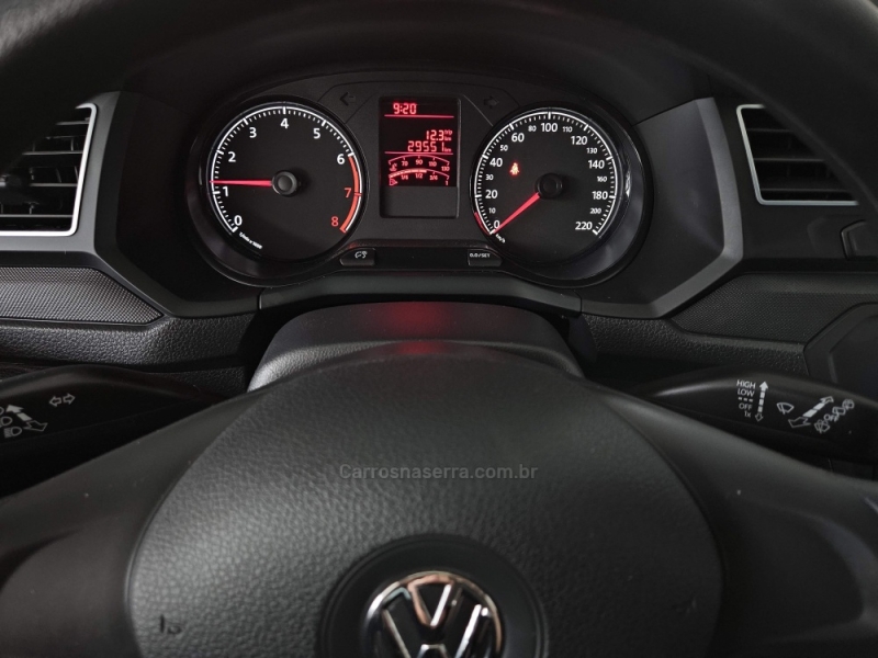 VOLKSWAGEN - GOL - 2022/2023 - Branca - R$ 58.500,00