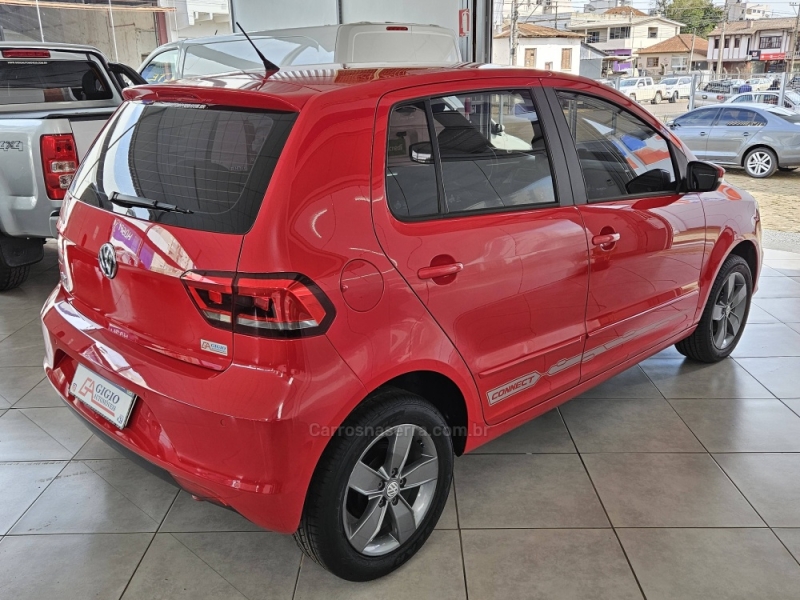 VOLKSWAGEN - FOX - 2018/2019 - Vermelha - R$ 59.900,00