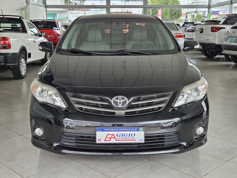 TOYOTA - COROLLA - 2011/2012 - Preta - R$ 65.000,00
