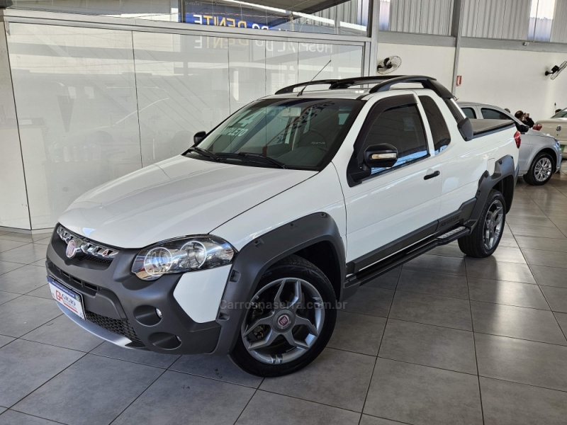 FIAT - STRADA - 2013/2014 - Branca - R$ 58.800,00