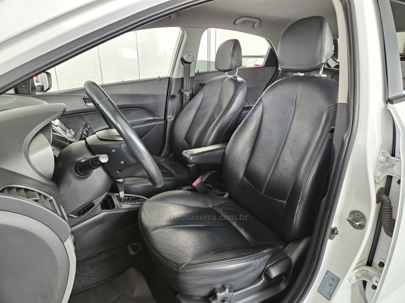 HYUNDAI - HB20 - 2013/2014 - Branca - R$ 57.000,00