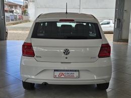 VOLKSWAGEN - GOL - 2022/2023 - Branca - R$ 58.500,00