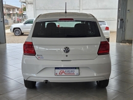 VOLKSWAGEN - GOL - 2022/2023 - Branca - R$ 58.500,00