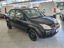 FORD - FIESTA - 2007/2008 - Preta - R$ 16.500,00
