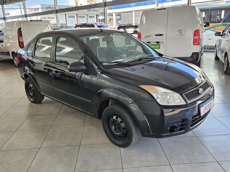 FORD - FIESTA - 2007/2008 - Preta - R$ 16.500,00