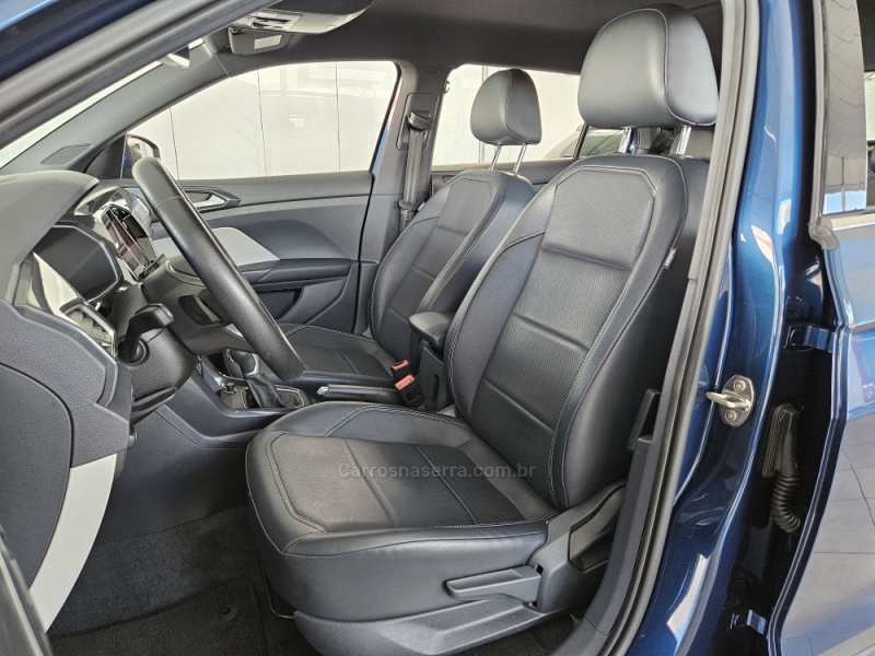 VOLKSWAGEN - T-CROSS - 2021/2022 - Azul - R$ 122.000,00
