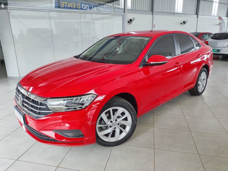 VOLKSWAGEN - JETTA - 2019/2020 - Vermelha - R$ 117.900,00