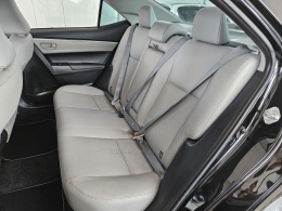 TOYOTA - COROLLA - 2017/2018 - Preta - R$ 103.000,00